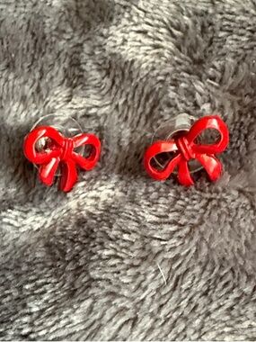 Red Bow Stud Earrings - Classic Women's Jewelry